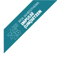 Banderole mit Jahreszahl 2026 und Schriftzug Impulse (um)setzen